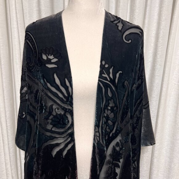 Do Everything In Love Velvet Kimono Wrap Black Iridescent Sheer Floral Motif - Picture 4 of 9